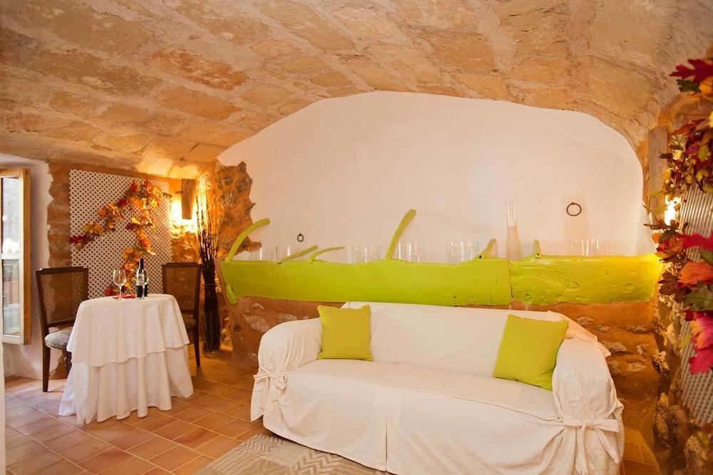 Hotel Petit -